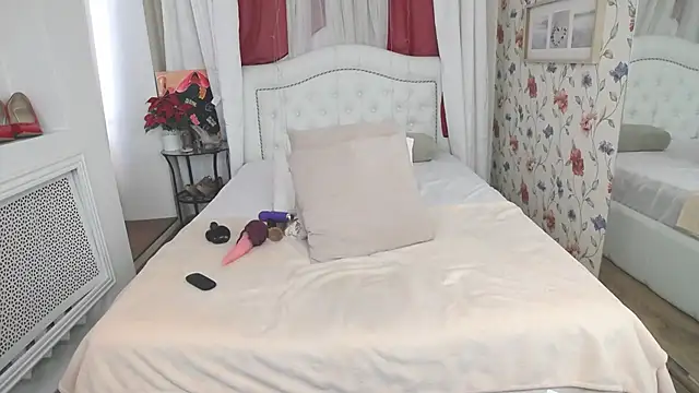 AmiHotGranny online show from May 8, 6:30 am
