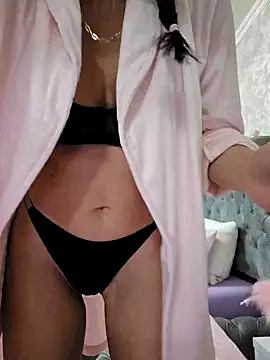 Snapshot of AnaFoxxy chatting on February 4, 8:13 am AnaFoxxy online show from February 4, 8:13 am