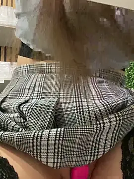 Snapshot of Deonta_ chatting on February 12, 1:41 am Deonta online show from February 12, 1:41 am