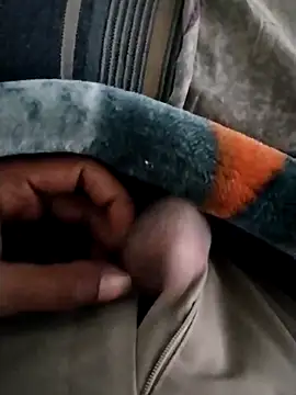 Snapshot of Monster_Bigdick chatting on January 7, 6:27 am Monster Bigdick online show from January 7, 6:27 am