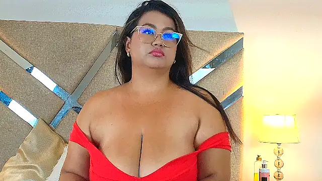 IsabellMendez  online show from April 14, 9:10 pm