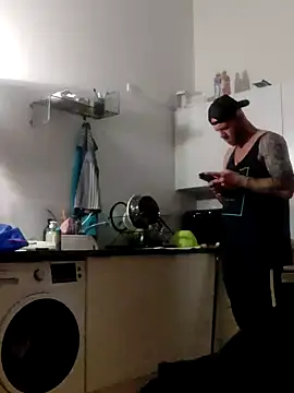 eltoulou online show from January 13, 8:15 pm