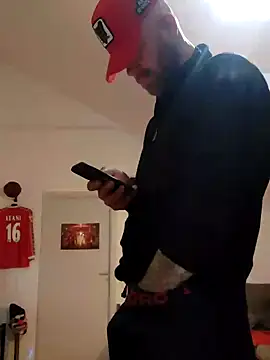 eltoulou online show from February 4, 5:23 pm