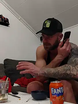 eltoulou online show from March 3, 8:43 pm