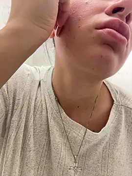 Snapshot of deliaroyal chatting on October 28, 3:36 pm deliaroyal online show from October 28, 3:36 pm