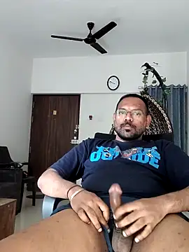 lovbombayduck11 online show from February 12, 10:10 am