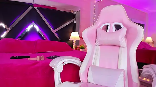 Snapshot of Andrex_Joness chatting on February 23, 7:11 am Andrex Joness online show from February 23, 7:11 am