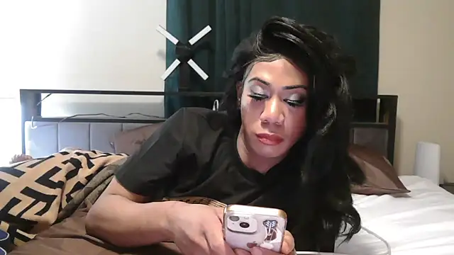 Snapshot of CaramelDipper chatting on February 1, 7:18 am CaramelDipper online show from February 1, 7:18 am