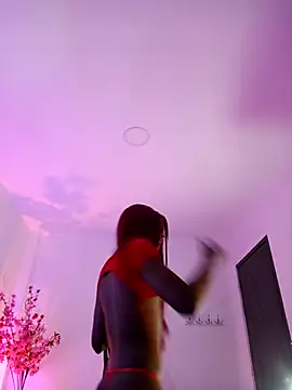 Elektra Queen online show from November 12, 1:00 pm