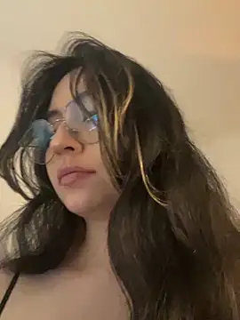Snapshot of marie2_ chatting on October 11, 11:20 am marie2 online show from October 11, 11:20 am