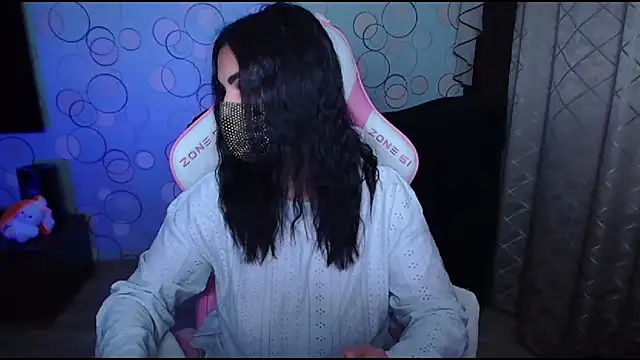 Snapshot of __Yasmina__ chatting on October 1, 5:02 am   Yasmina   online show from October 1, 5:02 am