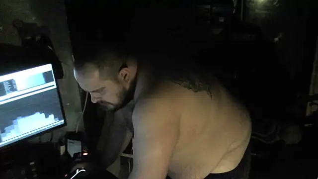 Snapshot of perversalus chatting on December 17, 1:29 am perversalus online show from December 17, 1:29 am