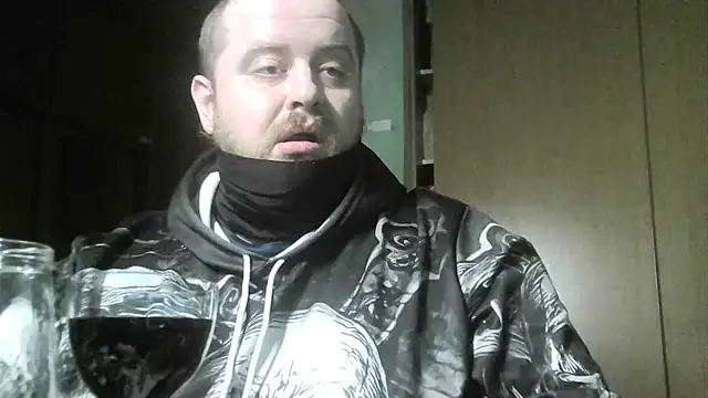 Snapshot of perversalus chatting on December 31, 8:12 pm perversalus online show from December 31, 8:12 pm