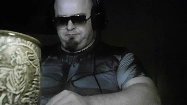 Snapshot of perversalus chatting on February 1, 10:34 pm perversalus online show from February 1, 10:34 pm