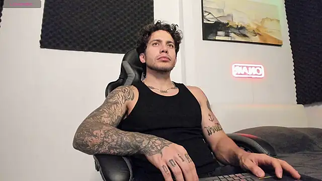 LucianSinclair online show from March 5, 3:02 am