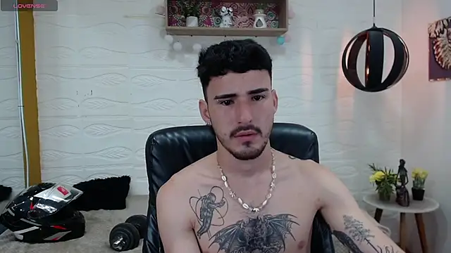 DmitriSanders online show from February 5, 12:10 am