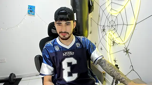 DmitriSanders online show from January 14, 9:20 pm