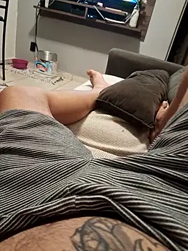 dredre1069 online show from April 9, 1:49 am