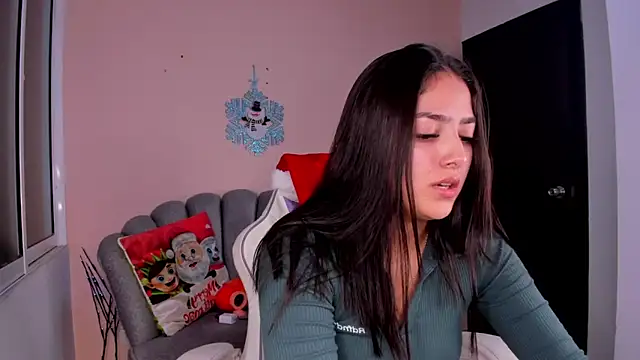 lili turner online show from December 28, 12:15 am