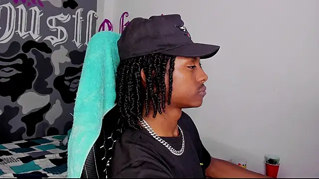 BRYXXXON1 online show from March 10, 5:40 pm