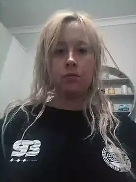 Snapshot of mollymay69 chatting on February 25, 1:54 pm mollymay69 online show from February 25, 1:54 pm