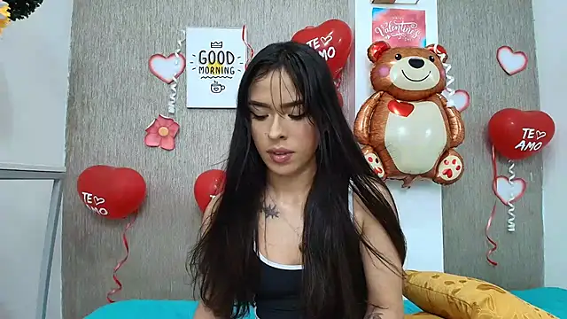 Snapshot of Cloeandtyfanny chatting on February 16, 2:42 am Cloeandtyfanny online show from February 16, 2:42 am