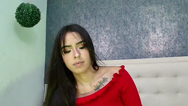 Cloeandtyfanny online show from April 1, 1:39 am