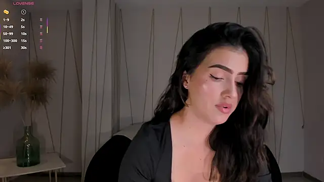 PaulinaSantos  online show from April 4, 7:11 pm