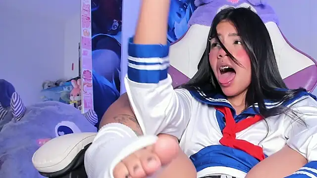 Snapshot of cutestephuwu chatting on February 18, 12:37 am cutestephuwu online show from February 18, 12:37 am