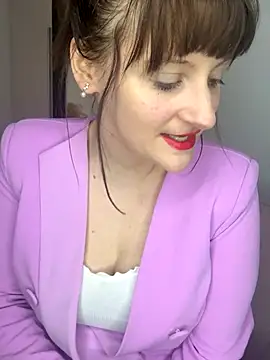 victoirenextdoor online show from October 19, 5:35 pm