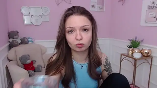 LucySkilar online show from December 23, 5:49 am