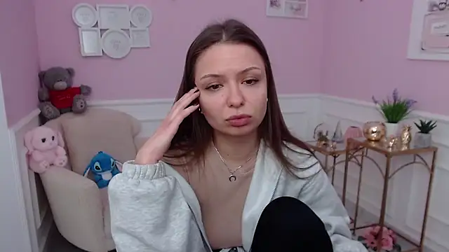 LucySkilar online show from January 16, 6:06 am