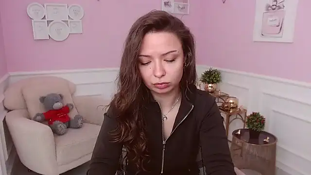 LucySkilar online show from May 21, 4:08 am
