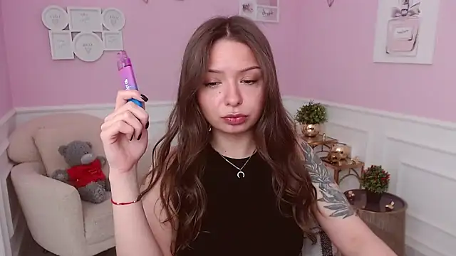 LucySkilar online show from May 29, 3:59 am