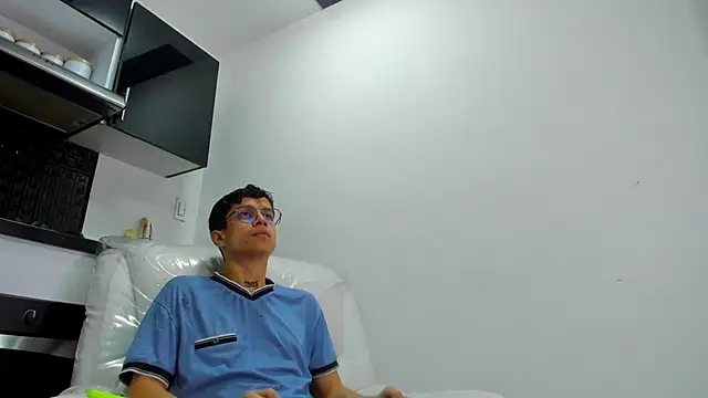 AgarEvans online show from December 3, 4:36 am