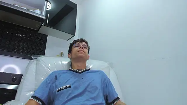 AgarEvans online show from December 3, 7:43 am