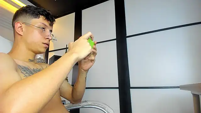 AgarEvans online show from December 27, 4:54 pm