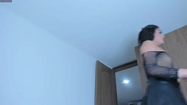 Snapshot of cheryl_blossom69 chatting on February 25, 1:15 am cheryl blossom69 online show from February 25, 1:15 am