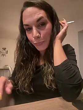 Snapshot of Lady_Knaller chatting on June 4, 7:53 pm Lady Knaller online show from June 4, 7:53 pm