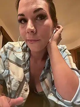 Snapshot of Lady_Knaller chatting on June 13, 8:07 pm Lady Knaller online show from June 13, 8:07 pm
