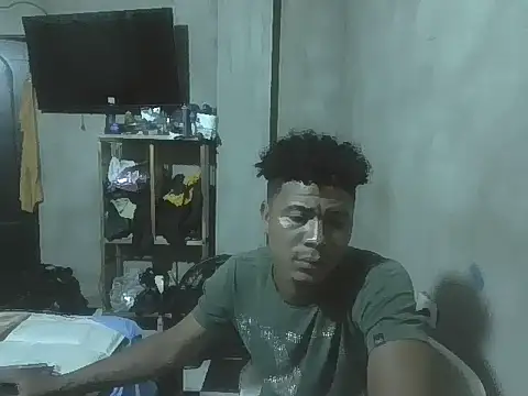 justinbrown77 online show from March 25, 12:38 am