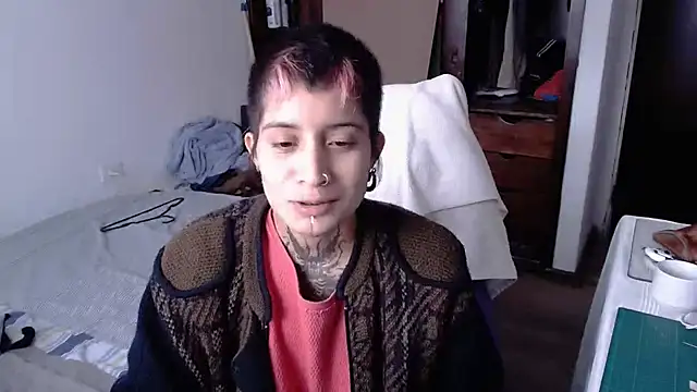 Snapshot of _Apola_77 chatting on October 4, 6:39 pm Apola 77 online show from October 4, 6:39 pm