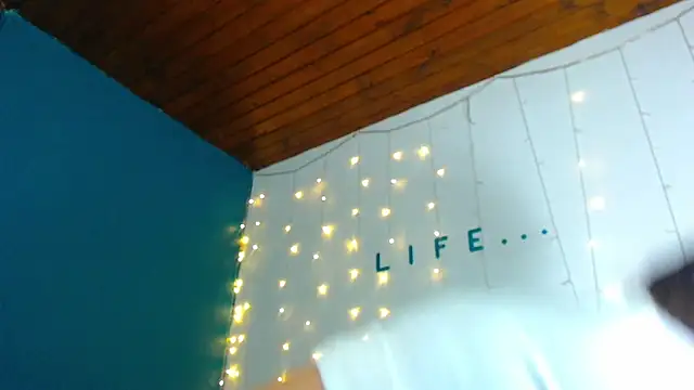Snapshot of camila_delarosa chatting on December 29, 12:12 pm camila delarosa online show from December 29, 12:12 pm