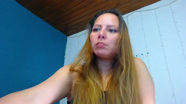 Snapshot of camila_delarosa chatting on January 13, 3:58 pm camila delarosa online show from January 13, 3:58 pm