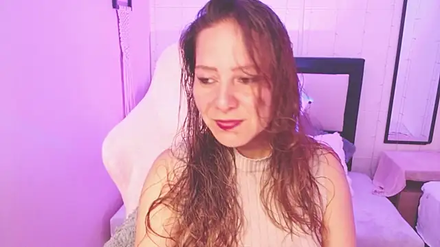 camila delarosa online show from May 25, 4:13 pm