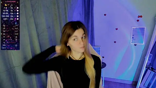 Snapshot of Sweet_me_ chatting on December 23, 10:10 am Sweet me online show from December 23, 10:10 am