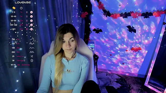 Snapshot of Sweet_me_ chatting on October 23, 5:51 am Sweet me online show from October 23, 5:51 am