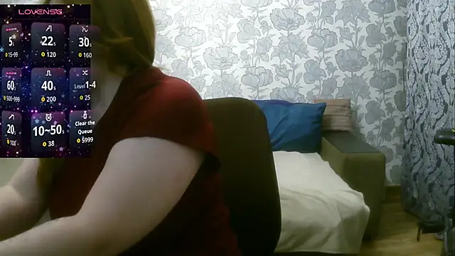 Snapshot of Sabrina_Poison chatting on March 29, 2:11 am Sabrina Poison online show from March 29, 2:11 am