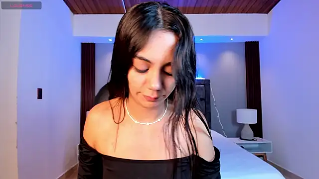 martina mancini online show from April 9, 11:15 am