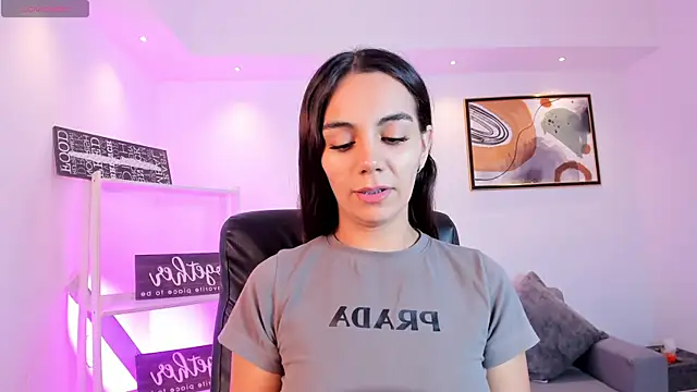 martina mancini online show from April 15, 2:24 pm